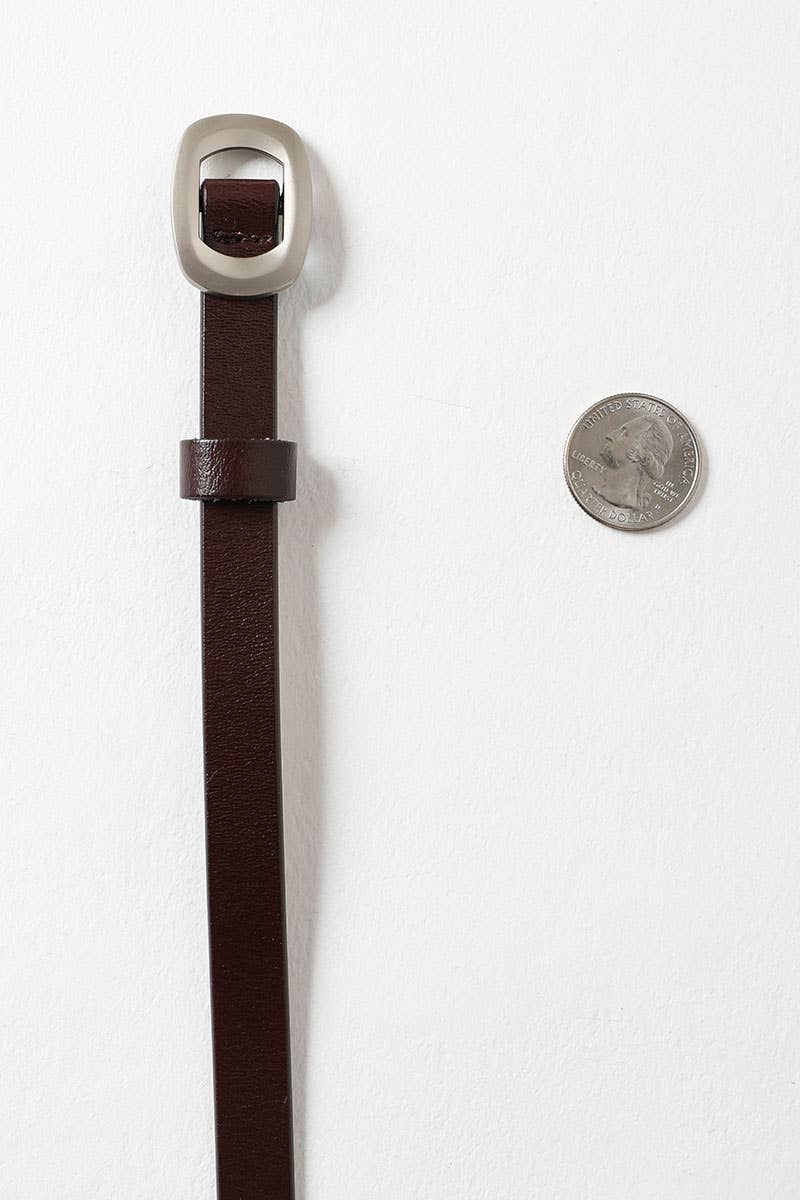 Thin Contemporary Leather Waist Belt–Modern & Chic