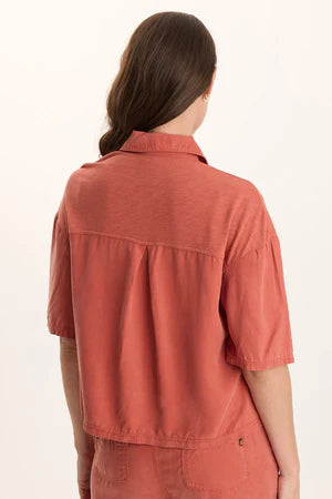 XCVI Tage Soft Twill Snap-Up Top  in Papaver