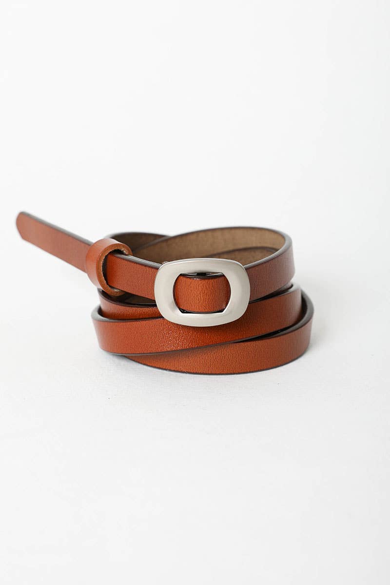 Thin Contemporary Leather Waist Belt–Modern & Chic