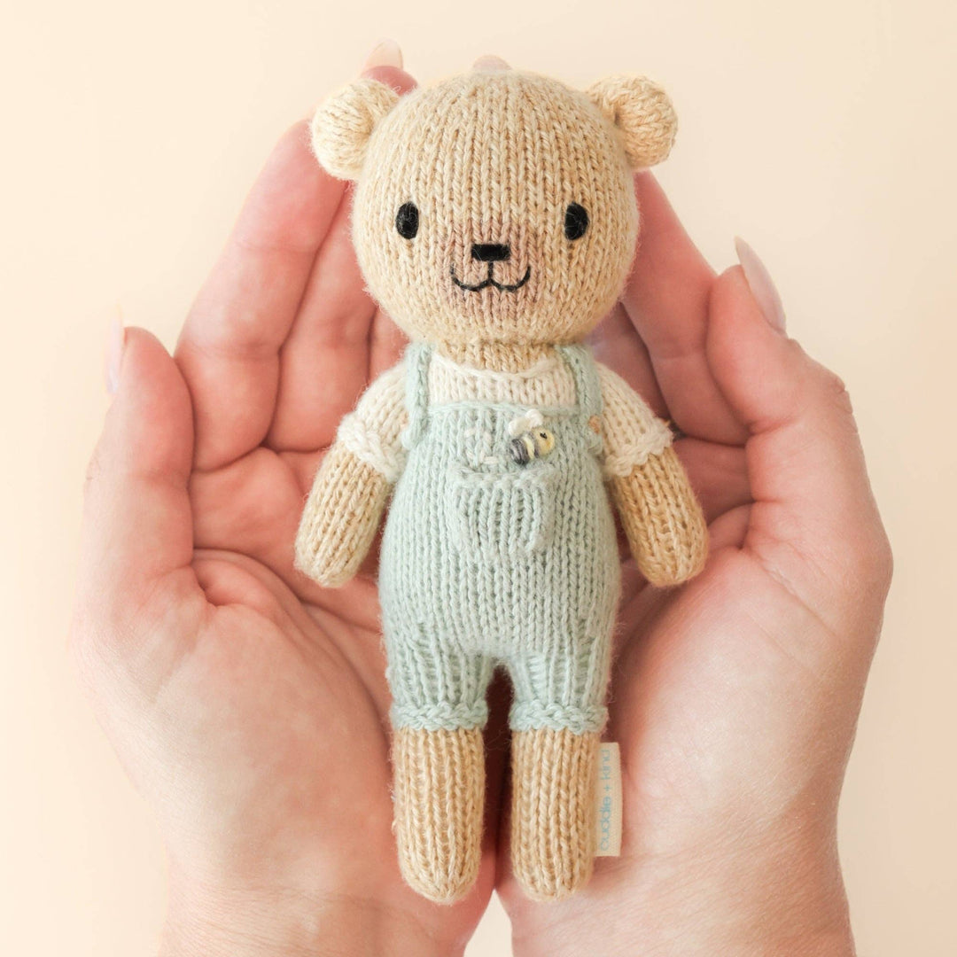 Cuddle+Kind Tiny Charlie the honey bear, gives 10 meals