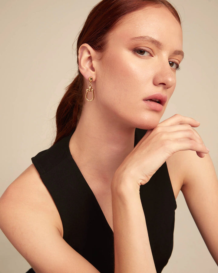 UNODE50 Drop earrings with medium sized link Gold