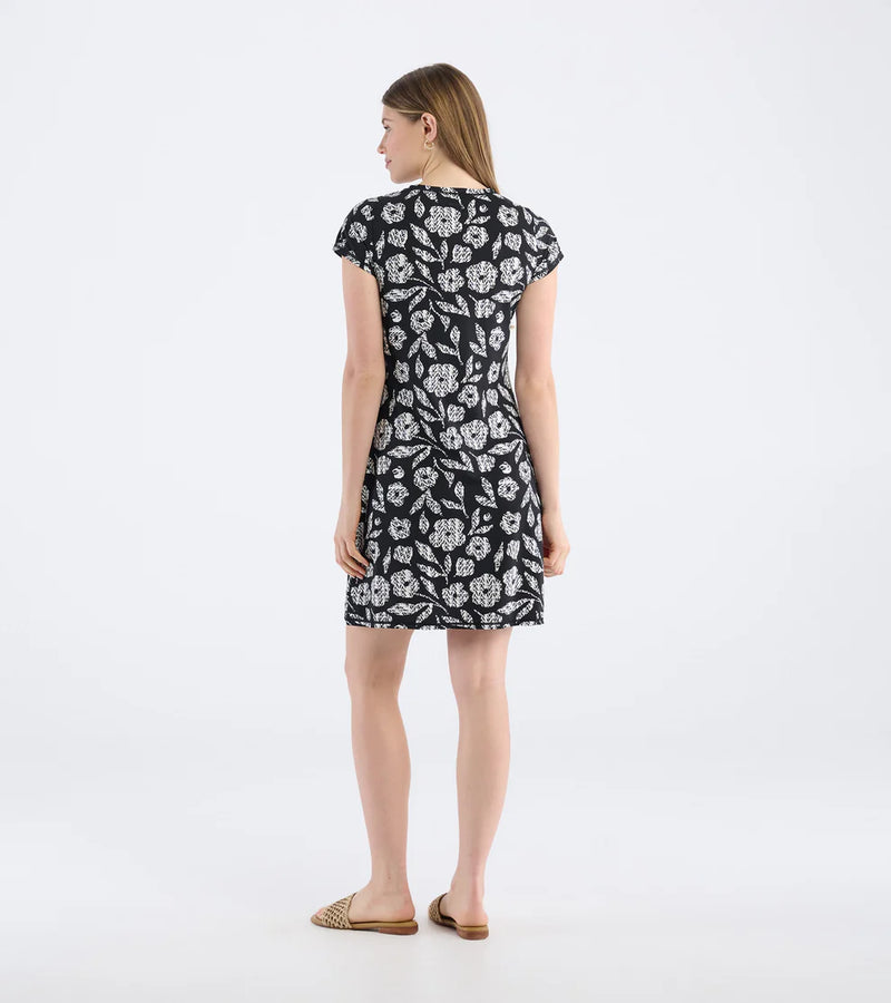 Capelton Road - Tee Shirt Dress - Textured Fresh Flowers - Black