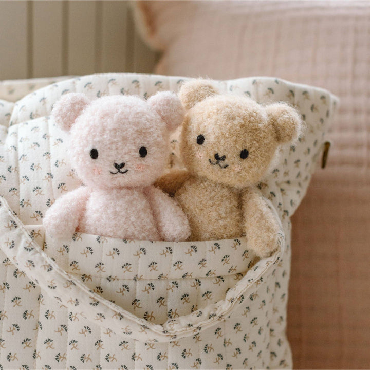Cuddle+Kind Baby bouclé bear (strawberry)