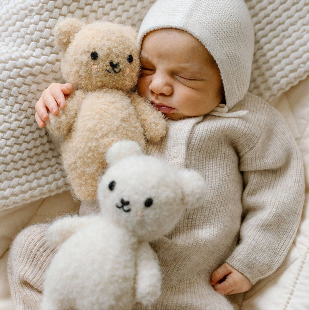 Cuddle+Kind Baby bouclé bear (strawberry)