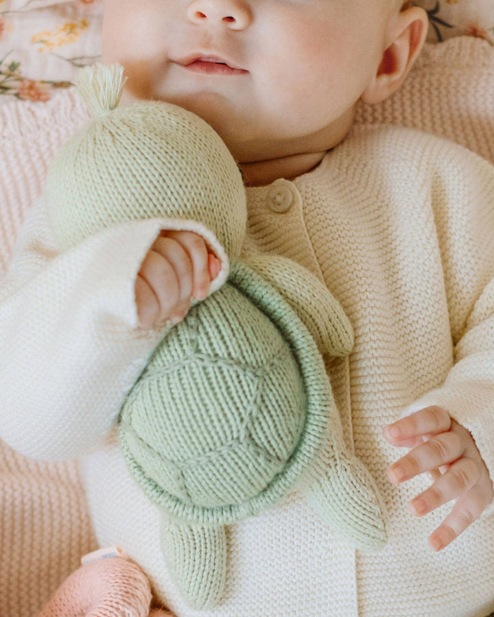 Cuddle+Kind Baby sea turtle (kelp green)