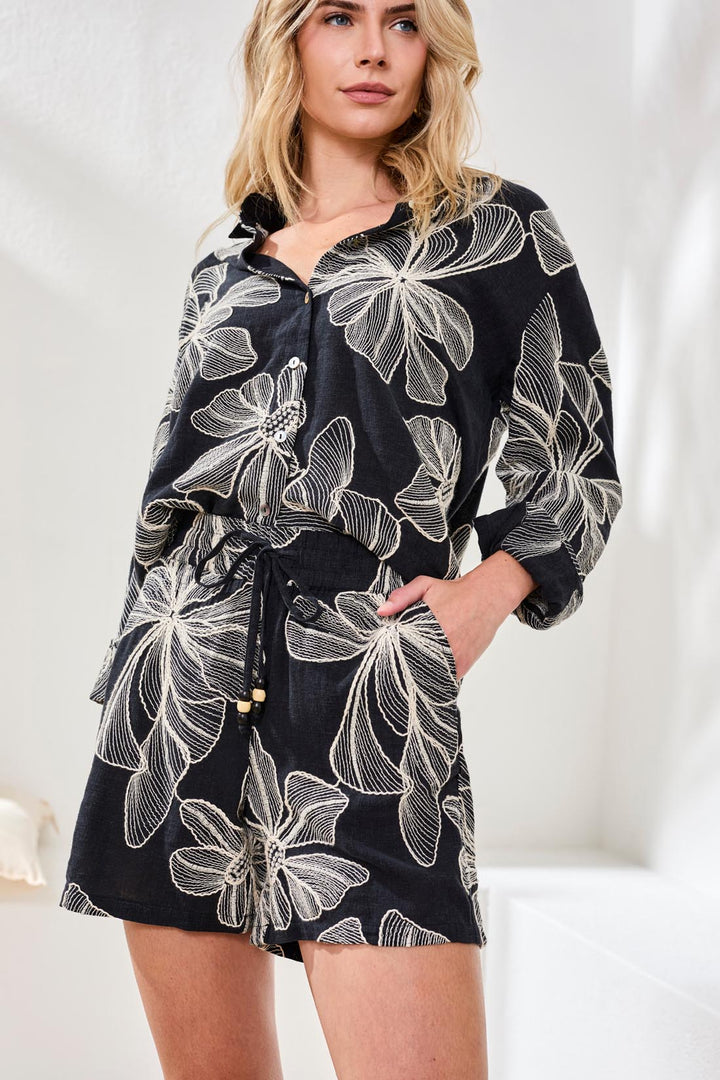 Tribal Crosshatch Embroidered Pull-On Shorts Black